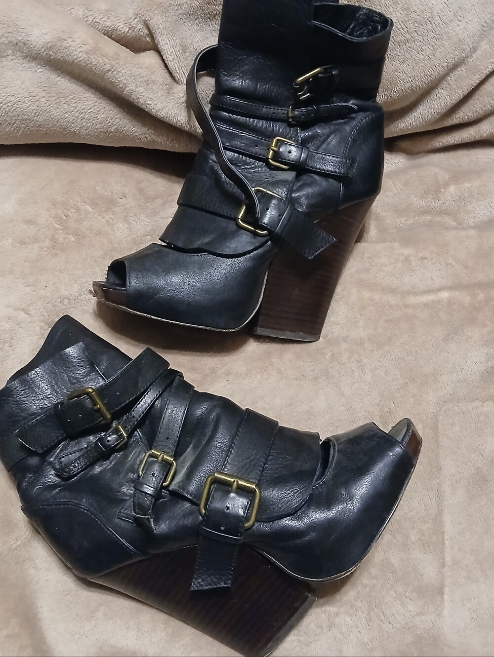Dolce Vita 7.5 Womens Black Leather Buckle Peep-Toe Wedge Booties